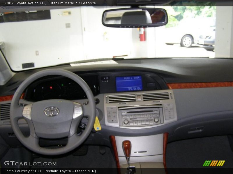 Titanium Metallic / Graphite 2007 Toyota Avalon XLS