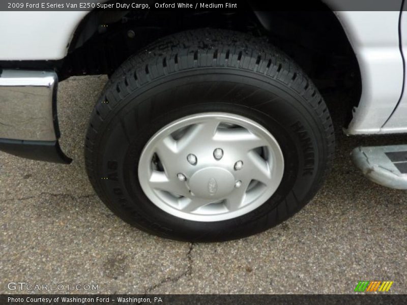Oxford White / Medium Flint 2009 Ford E Series Van E250 Super Duty Cargo