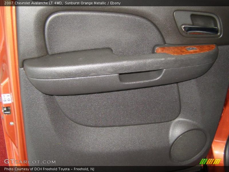 Sunburst Orange Metallic / Ebony 2007 Chevrolet Avalanche LT 4WD