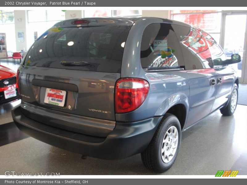 Patriot Blue Pearl / Taupe 2002 Chrysler Voyager