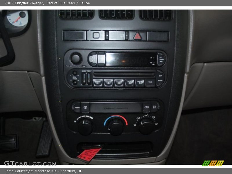 Patriot Blue Pearl / Taupe 2002 Chrysler Voyager
