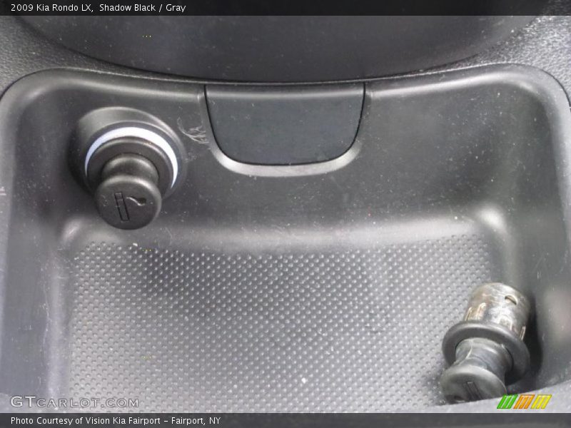 Shadow Black / Gray 2009 Kia Rondo LX