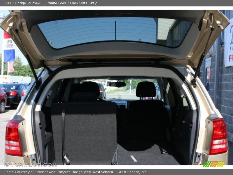 White Gold / Dark Slate Gray 2010 Dodge Journey SE