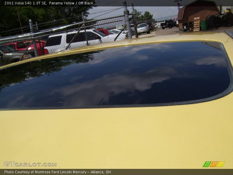 Panama Yellow / Off Black 2001 Volvo S40 1.9T SE