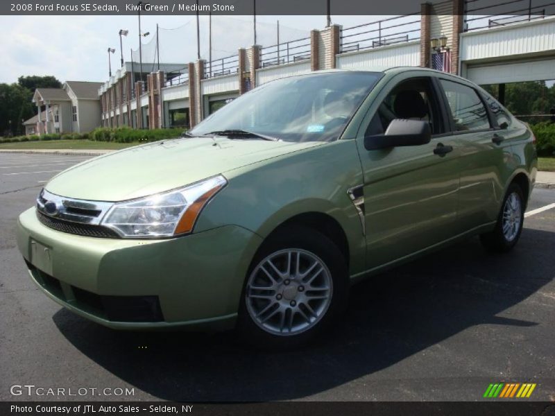 Kiwi Green / Medium Stone 2008 Ford Focus SE Sedan