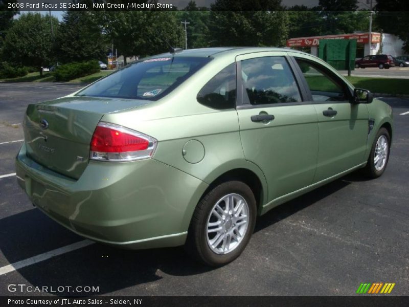 Kiwi Green / Medium Stone 2008 Ford Focus SE Sedan