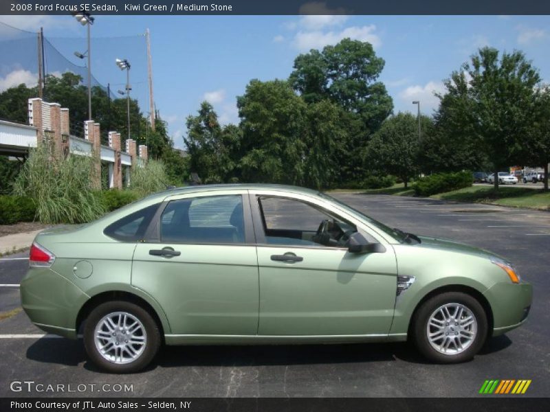 Kiwi Green / Medium Stone 2008 Ford Focus SE Sedan