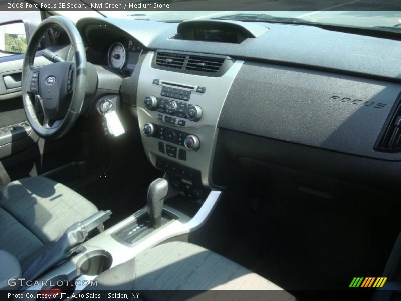 Kiwi Green / Medium Stone 2008 Ford Focus SE Sedan