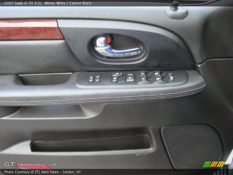 Winter White / Carbon Black 2007 Saab 9-7X 4.2i