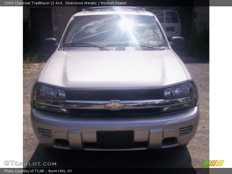 Silverstone Metallic / Medium Pewter 2004 Chevrolet TrailBlazer LS 4x4