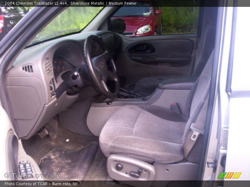 Silverstone Metallic / Medium Pewter 2004 Chevrolet TrailBlazer LS 4x4