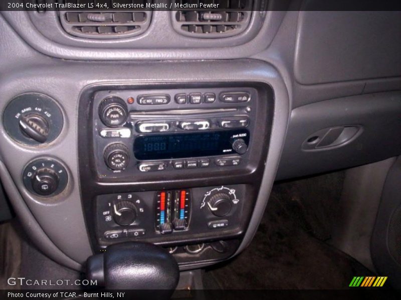 Silverstone Metallic / Medium Pewter 2004 Chevrolet TrailBlazer LS 4x4