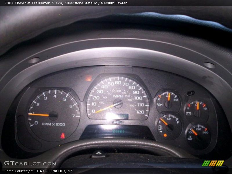 Silverstone Metallic / Medium Pewter 2004 Chevrolet TrailBlazer LS 4x4