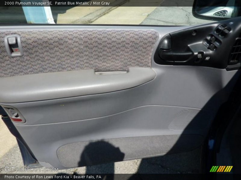 Patriot Blue Metallic / Mist Gray 2000 Plymouth Voyager SE