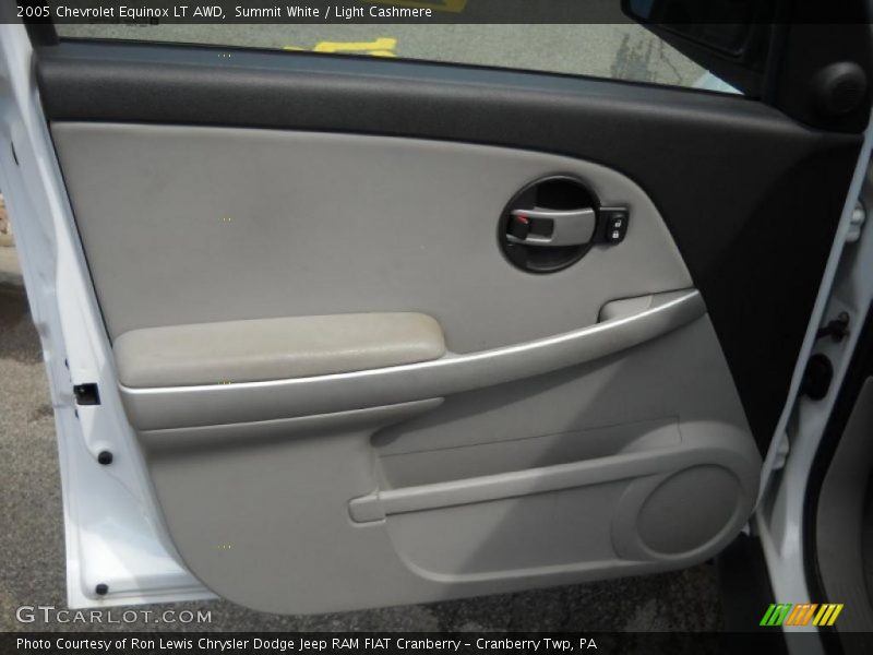 Summit White / Light Cashmere 2005 Chevrolet Equinox LT AWD