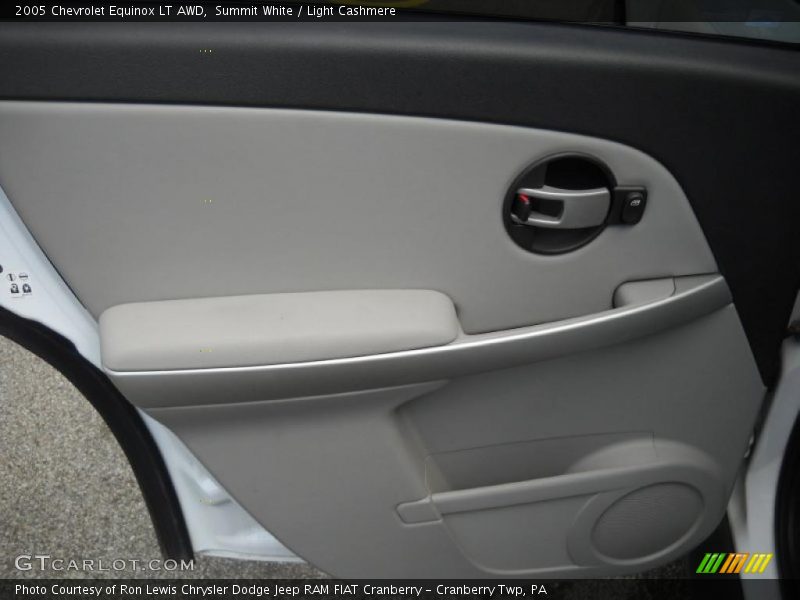 Summit White / Light Cashmere 2005 Chevrolet Equinox LT AWD