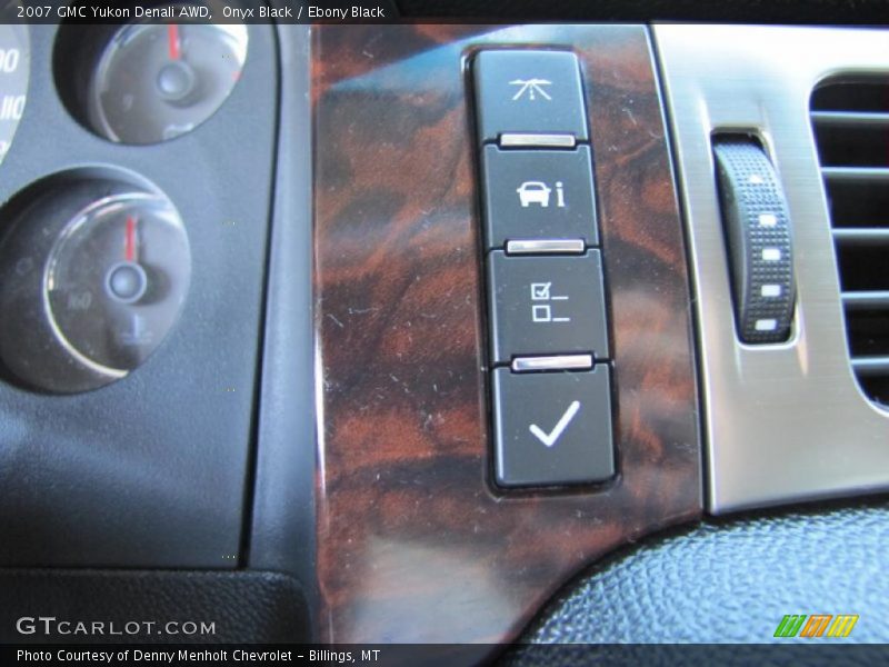 Onyx Black / Ebony Black 2007 GMC Yukon Denali AWD