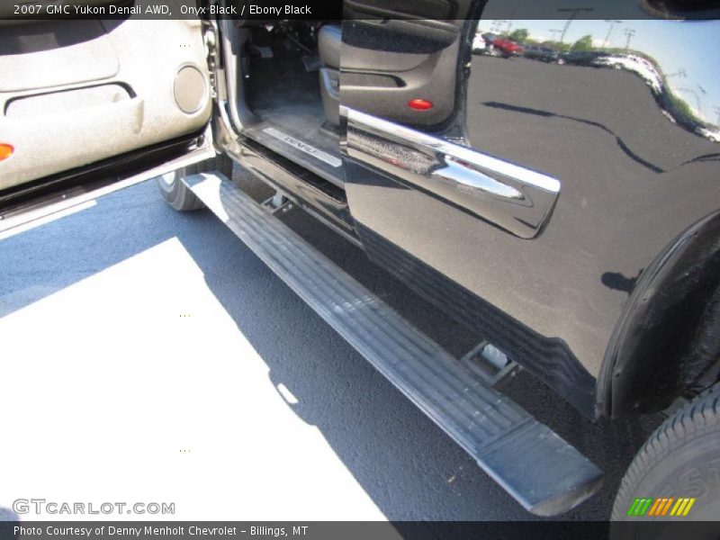 Onyx Black / Ebony Black 2007 GMC Yukon Denali AWD