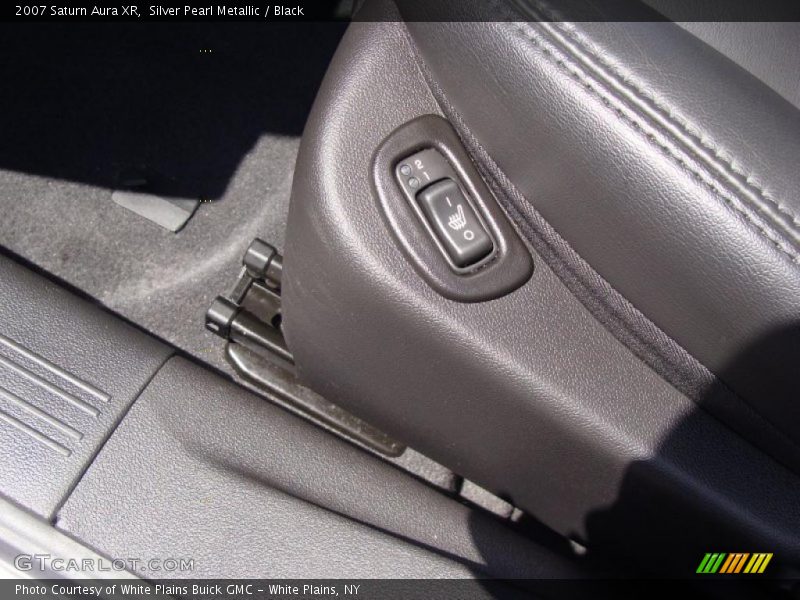 Silver Pearl Metallic / Black 2007 Saturn Aura XR