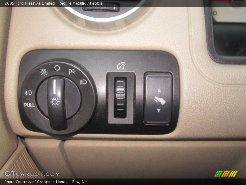 Redfire Metallic / Pebble 2005 Ford Freestyle Limited