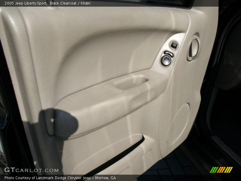 Black Clearcoat / Khaki 2005 Jeep Liberty Sport