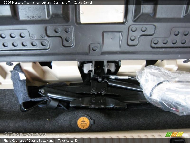 Cashmere Tri-Coat / Camel 2006 Mercury Mountaineer Luxury