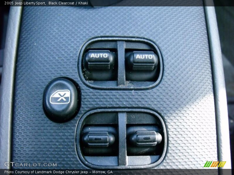 Black Clearcoat / Khaki 2005 Jeep Liberty Sport