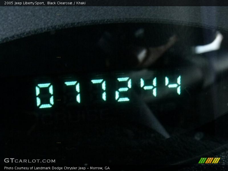 Black Clearcoat / Khaki 2005 Jeep Liberty Sport
