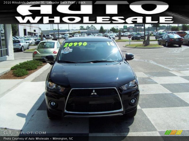 Labrador Black Pearl / Black 2010 Mitsubishi Outlander SE