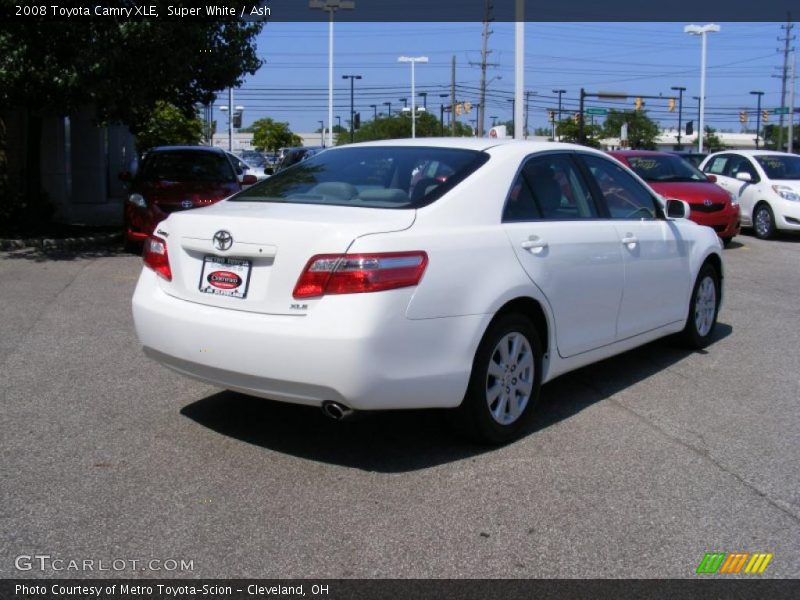 Super White / Ash 2008 Toyota Camry XLE