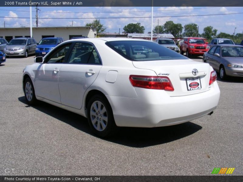 Super White / Ash 2008 Toyota Camry XLE