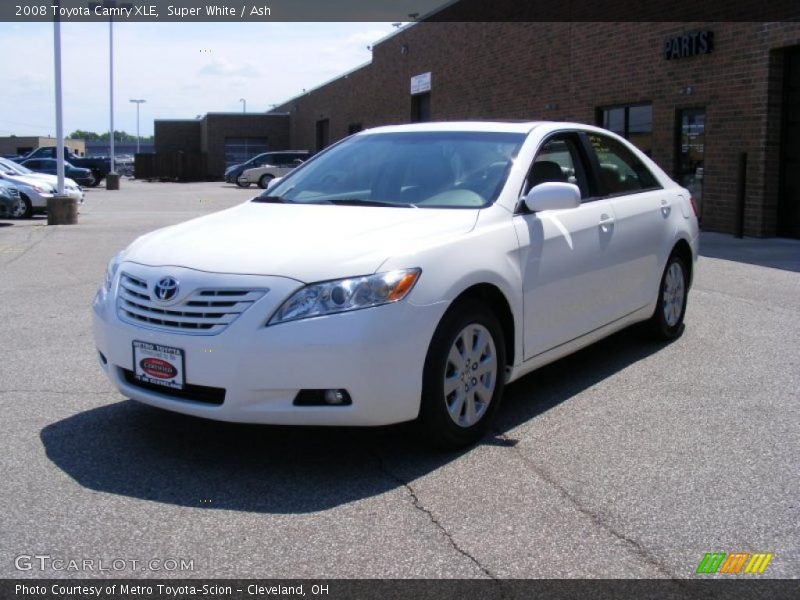 Super White / Ash 2008 Toyota Camry XLE