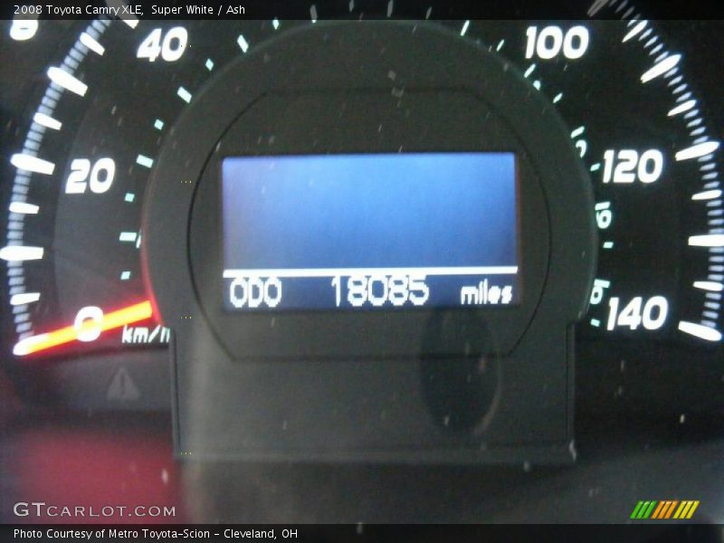 Super White / Ash 2008 Toyota Camry XLE
