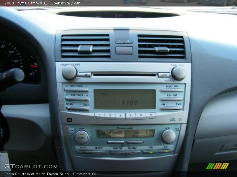 Super White / Ash 2008 Toyota Camry XLE