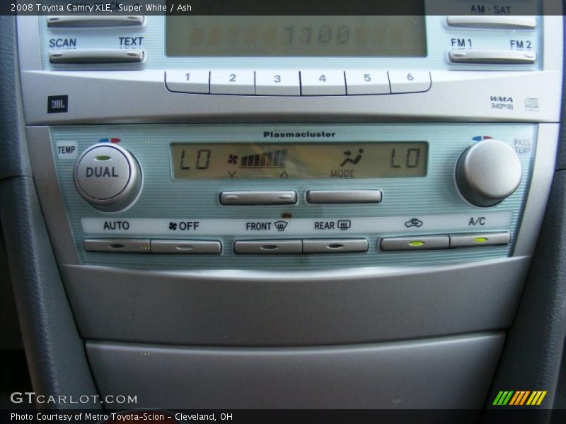 Super White / Ash 2008 Toyota Camry XLE