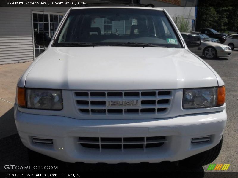 Cream White / Gray 1999 Isuzu Rodeo S 4WD