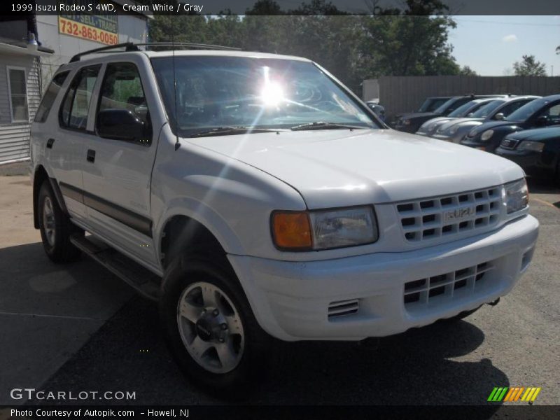 Cream White / Gray 1999 Isuzu Rodeo S 4WD