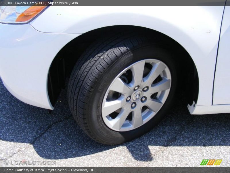 Super White / Ash 2008 Toyota Camry XLE