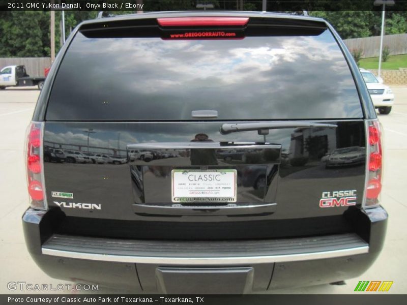 Onyx Black / Ebony 2011 GMC Yukon Denali