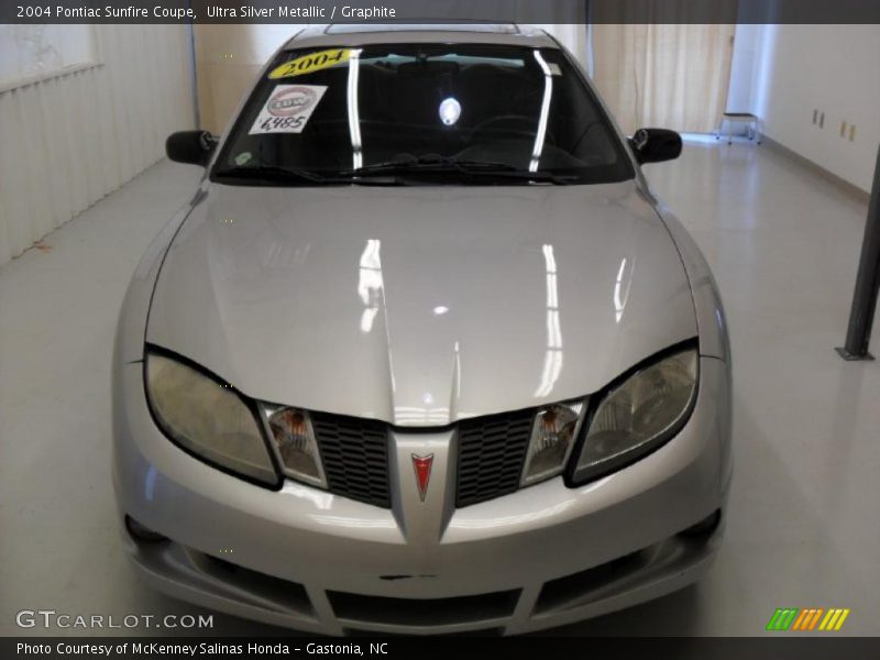 Ultra Silver Metallic / Graphite 2004 Pontiac Sunfire Coupe