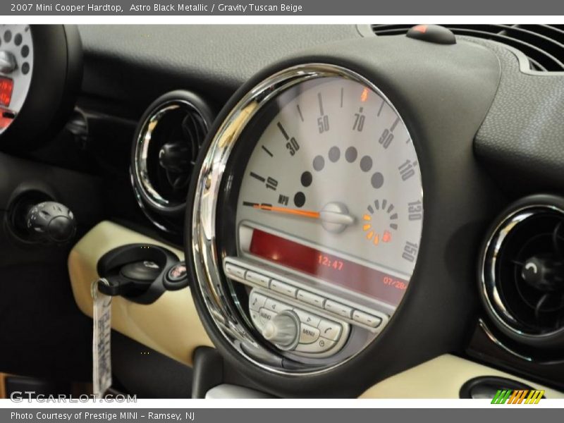 Astro Black Metallic / Gravity Tuscan Beige 2007 Mini Cooper Hardtop