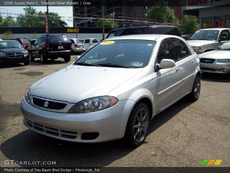 Titanium Silver Metallic / Gray 2005 Suzuki Reno S