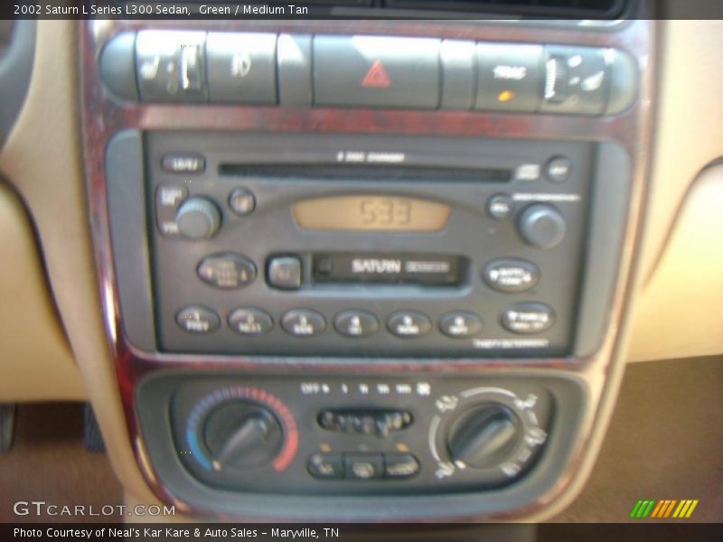 Green / Medium Tan 2002 Saturn L Series L300 Sedan