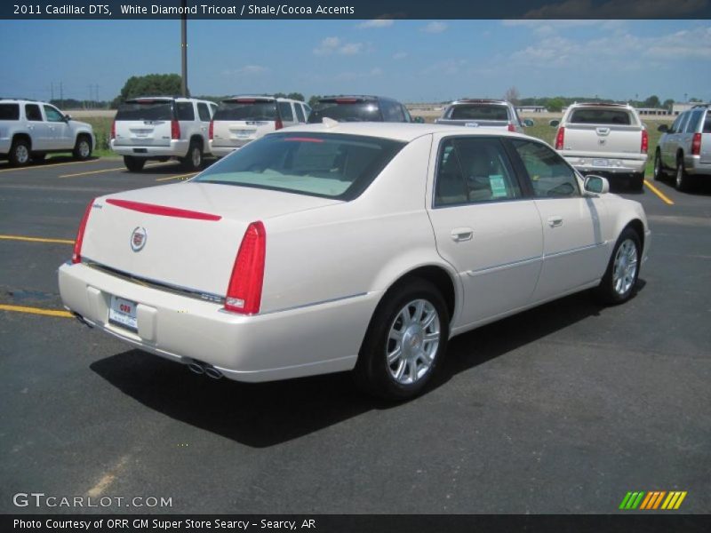 White Diamond Tricoat / Shale/Cocoa Accents 2011 Cadillac DTS