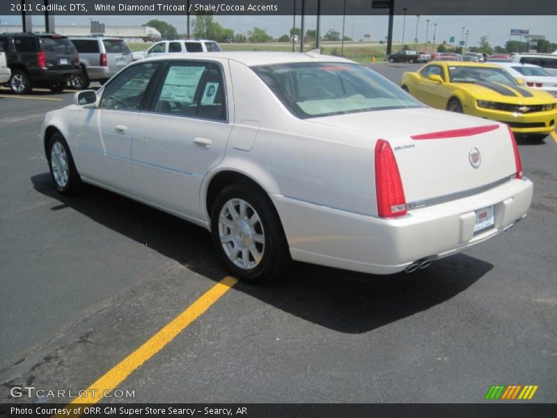 White Diamond Tricoat / Shale/Cocoa Accents 2011 Cadillac DTS