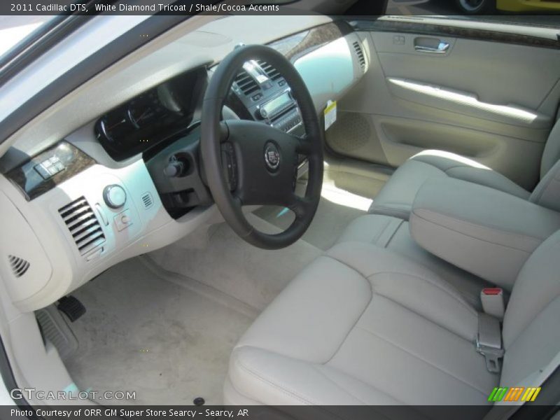 White Diamond Tricoat / Shale/Cocoa Accents 2011 Cadillac DTS