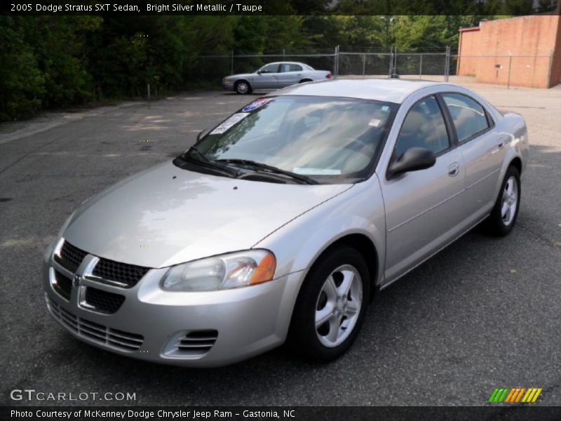 Bright Silver Metallic / Taupe 2005 Dodge Stratus SXT Sedan