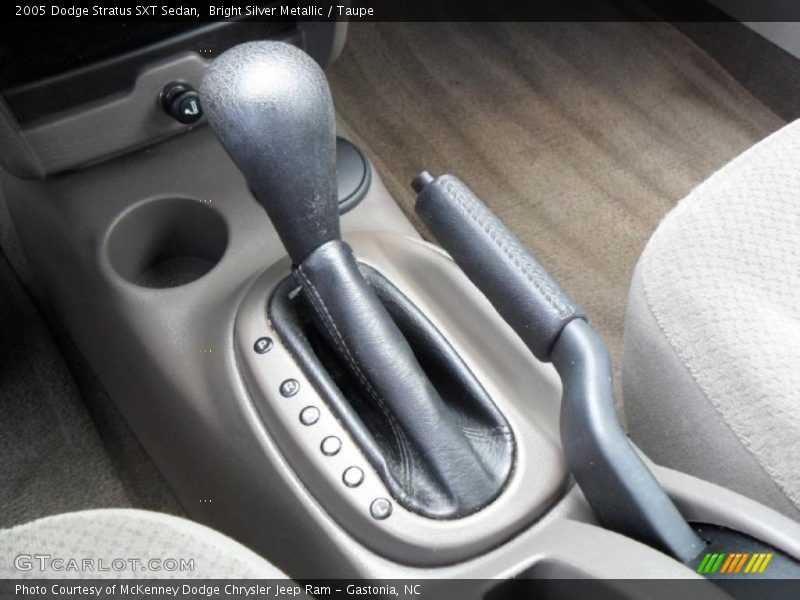 Bright Silver Metallic / Taupe 2005 Dodge Stratus SXT Sedan