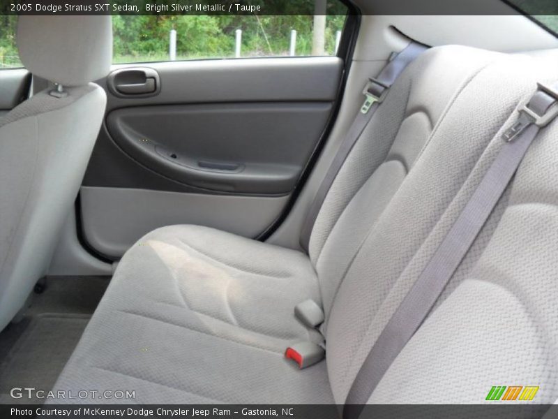Bright Silver Metallic / Taupe 2005 Dodge Stratus SXT Sedan