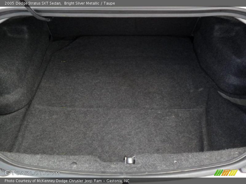 Bright Silver Metallic / Taupe 2005 Dodge Stratus SXT Sedan